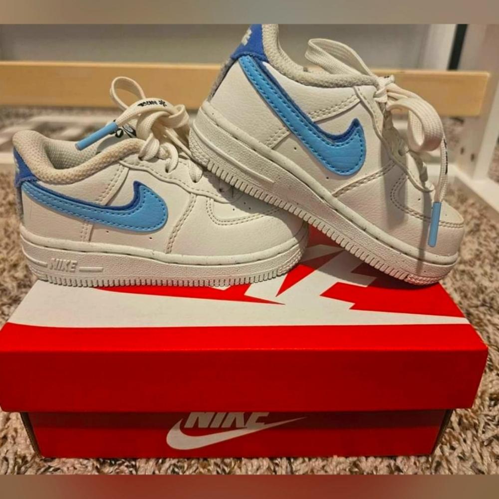 Air Force 1s size 6C